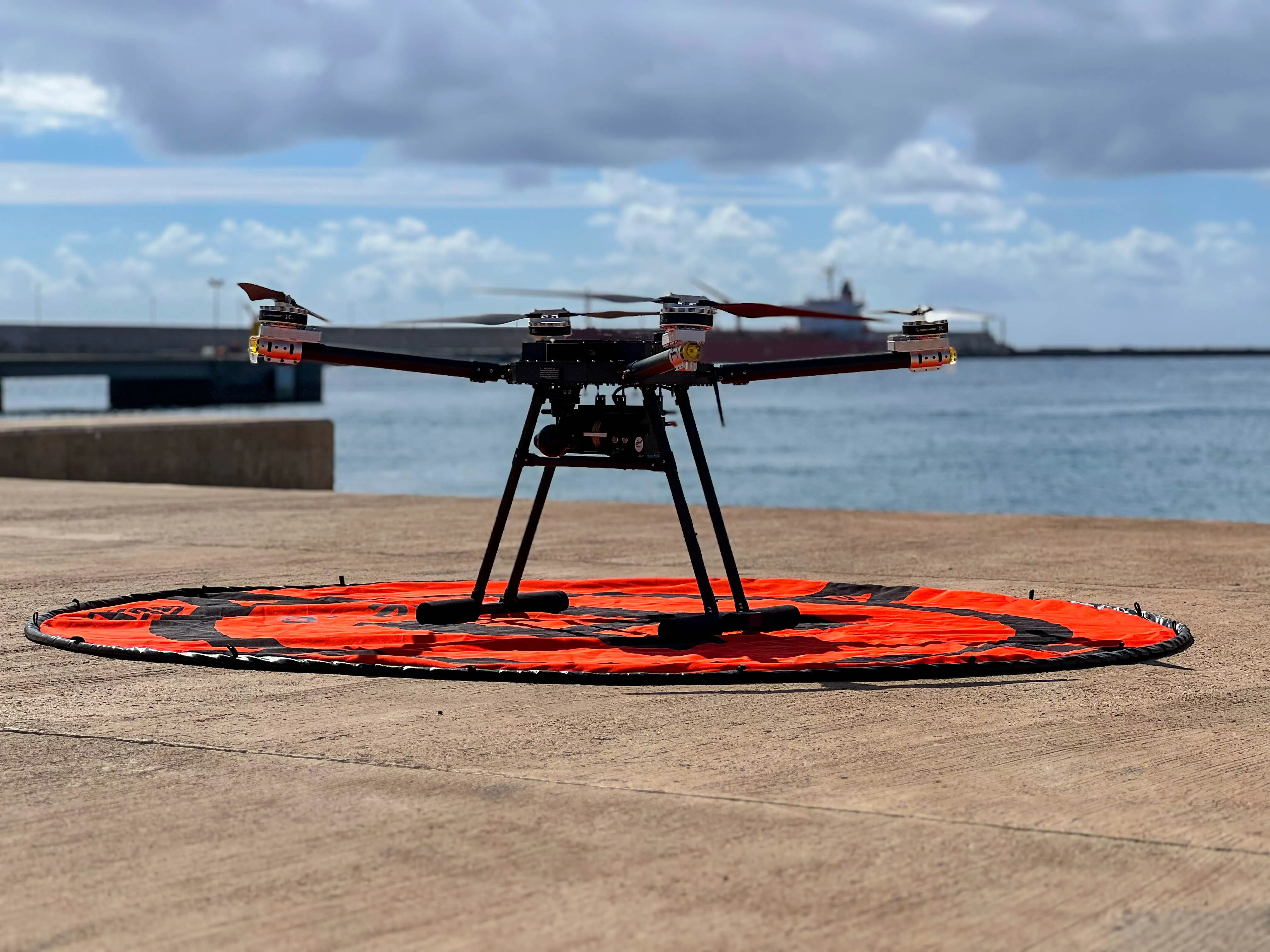 Lee más sobre el artículo Presentamos el nuevo dron ‘Stratos Industrial PT-25’ para operaciones logístico-portuarias